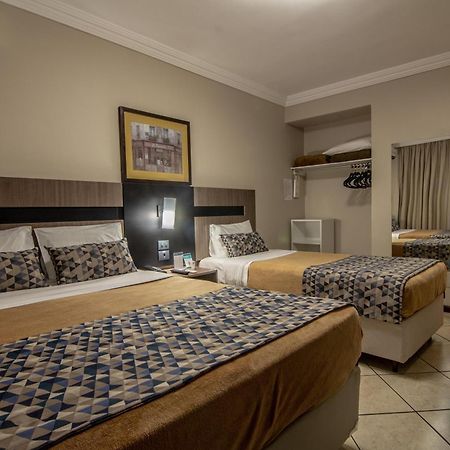 Hotel Deville Express Cascavel カスカヴェウ エクステリア 写真