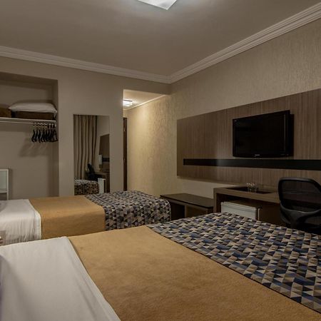Hotel Deville Express Cascavel カスカヴェウ エクステリア 写真