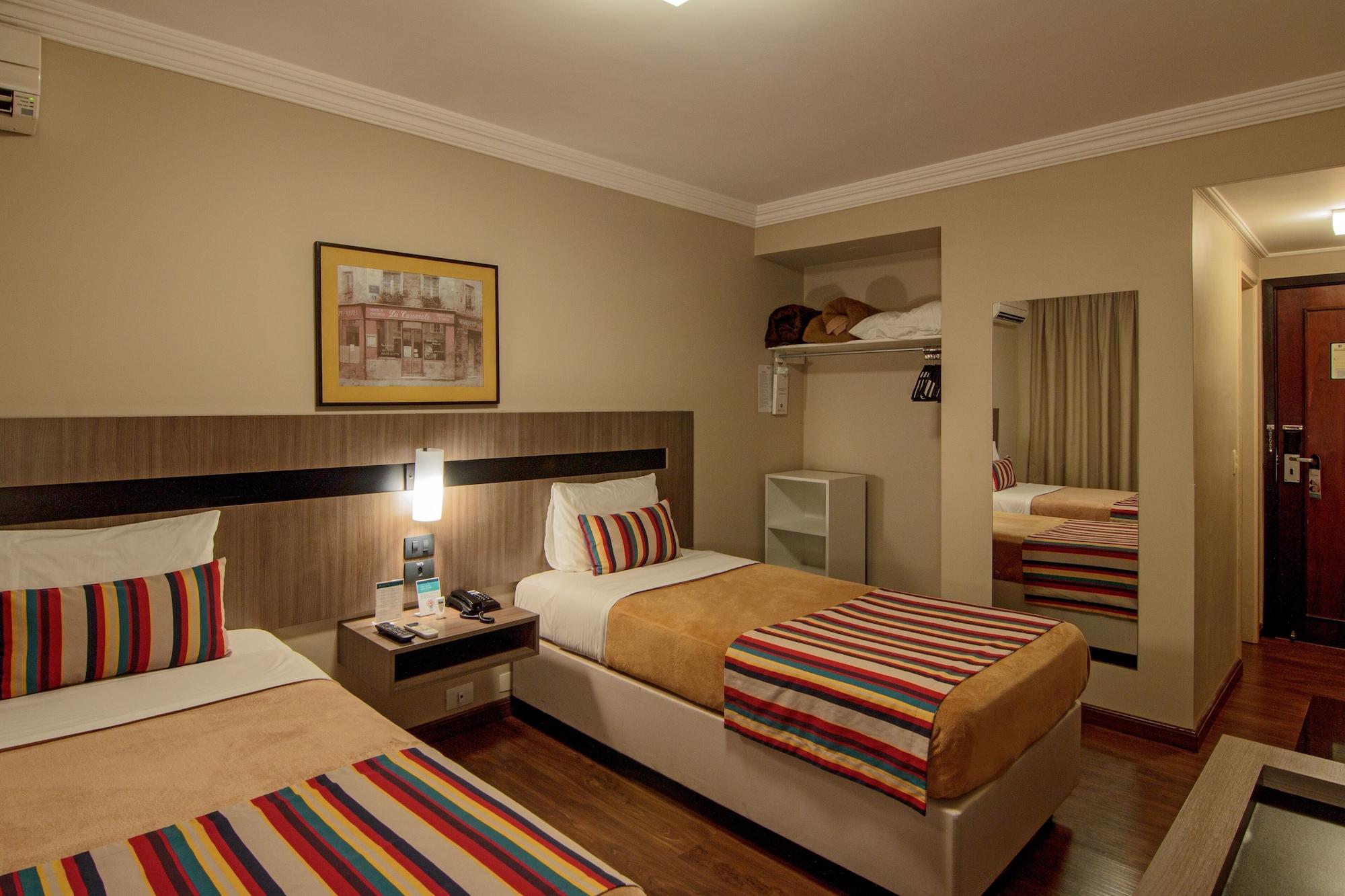 Hotel Deville Express Cascavel カスカヴェウ エクステリア 写真