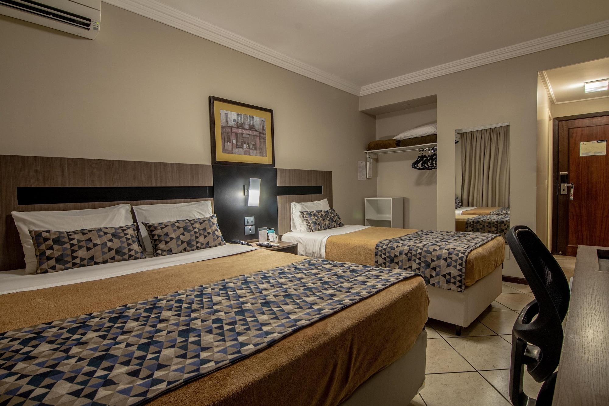 Hotel Deville Express Cascavel カスカヴェウ エクステリア 写真