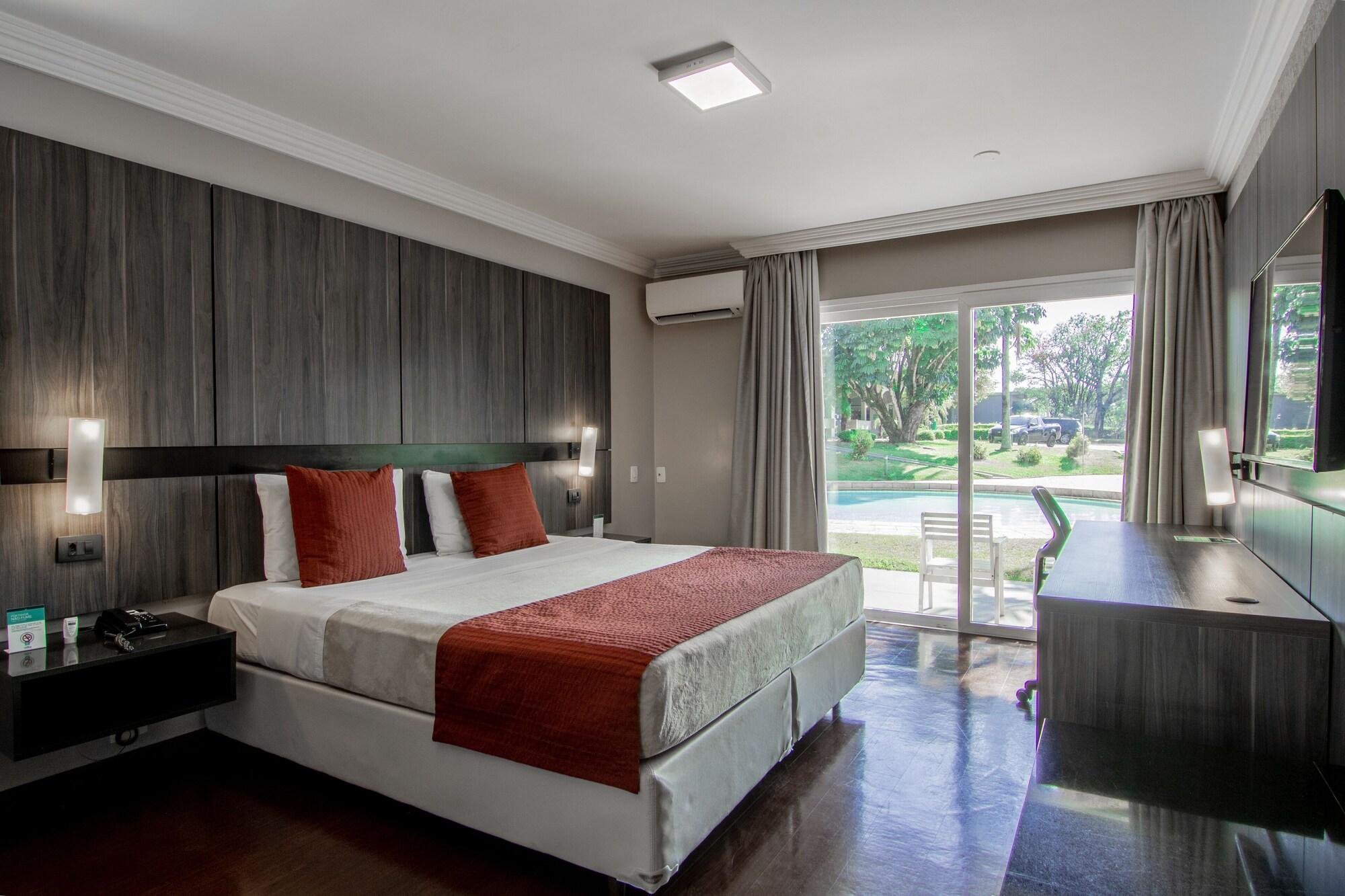 Hotel Deville Express Cascavel カスカヴェウ エクステリア 写真