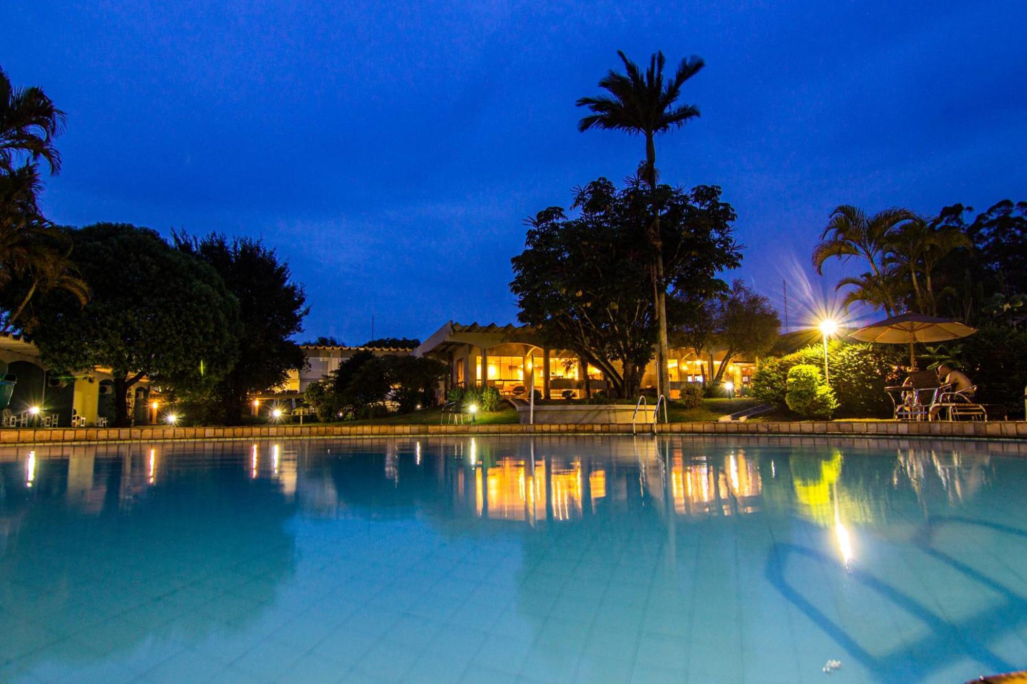 Hotel Deville Express Cascavel カスカヴェウ エクステリア 写真