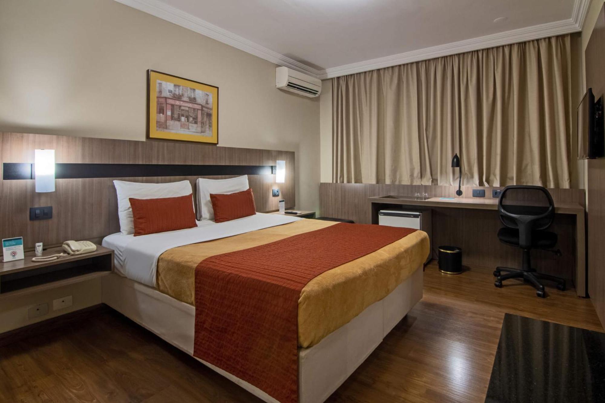 Hotel Deville Express Cascavel カスカヴェウ エクステリア 写真