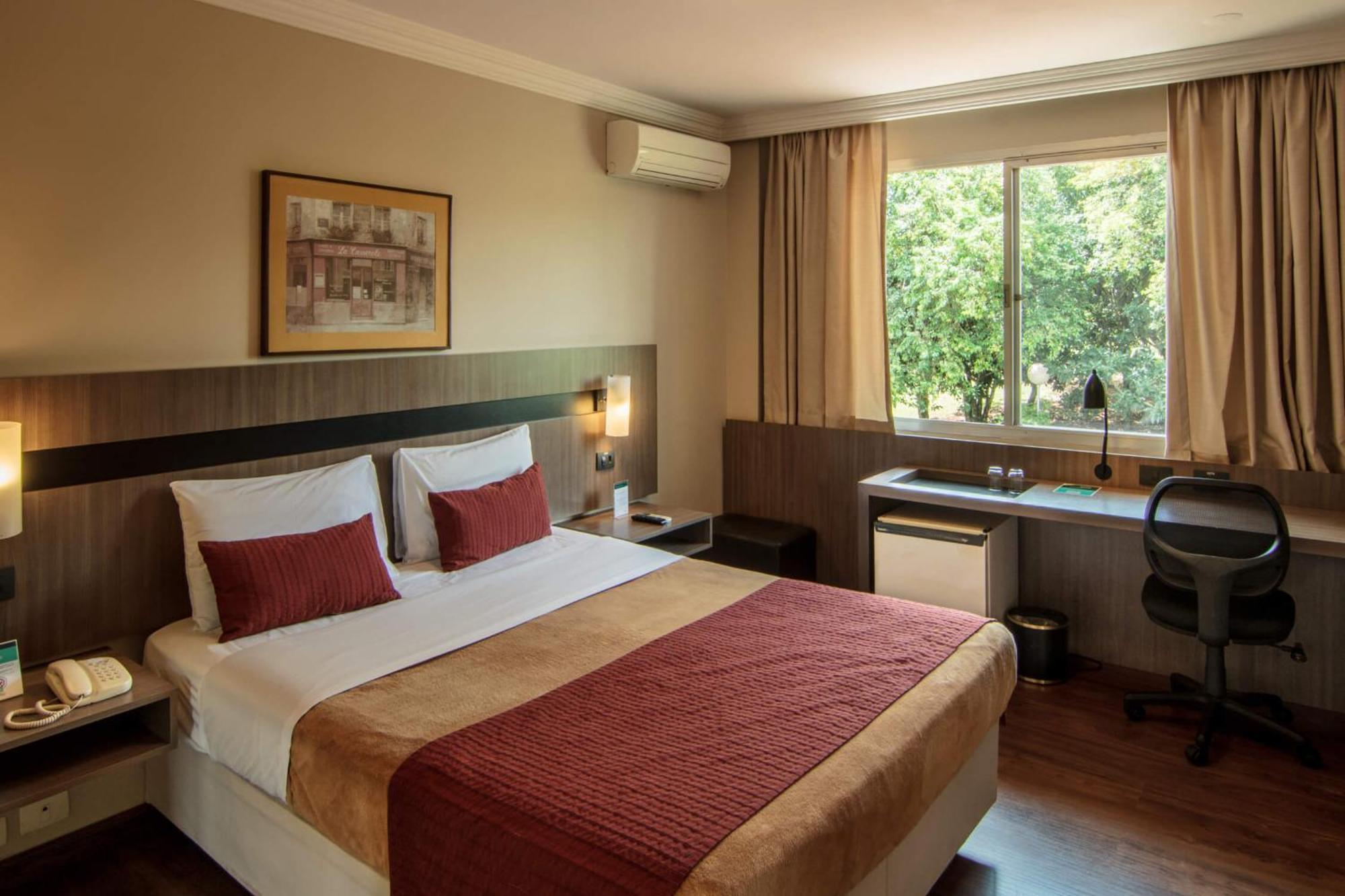Hotel Deville Express Cascavel カスカヴェウ エクステリア 写真