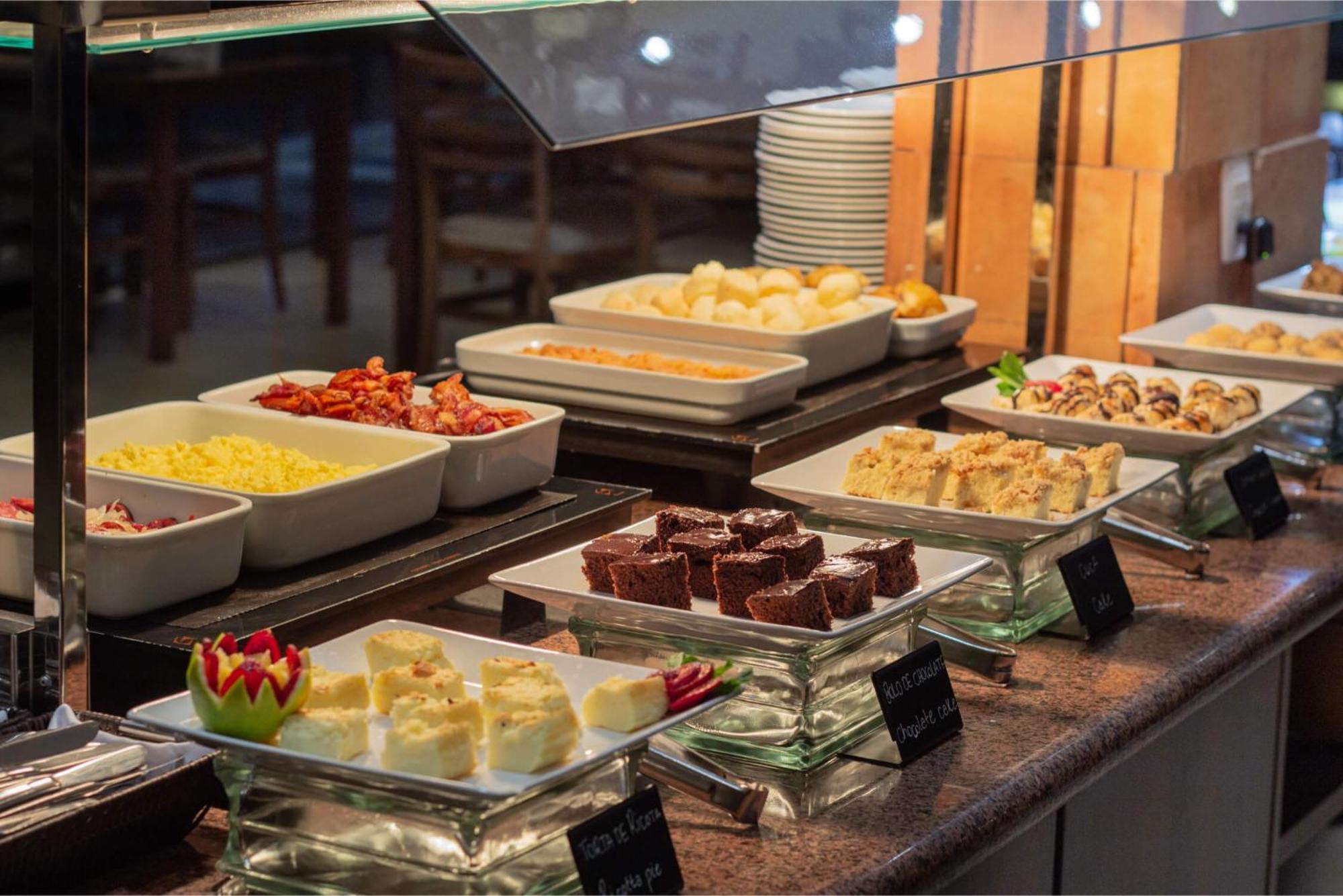 Hotel Deville Express Cascavel カスカヴェウ エクステリア 写真